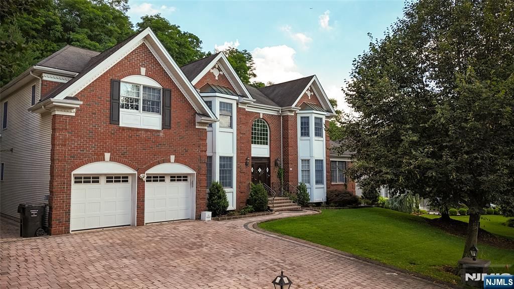 Photo of 212 Bennington Terrace, Paramus, NJ 07652 (MLS # 25025946)