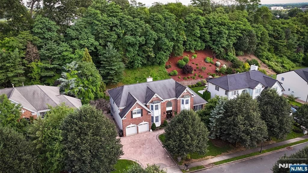Photo of 212 Bennington Terrace, Paramus, NJ 07652 (MLS # 25025946)