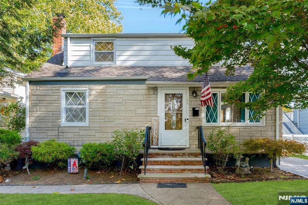 Photo of 69 River Road, New Milford, NJ 07646 (MLS # 25036089)
