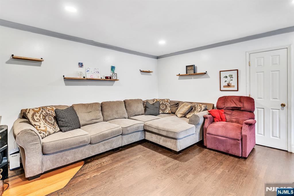 136 7th Street