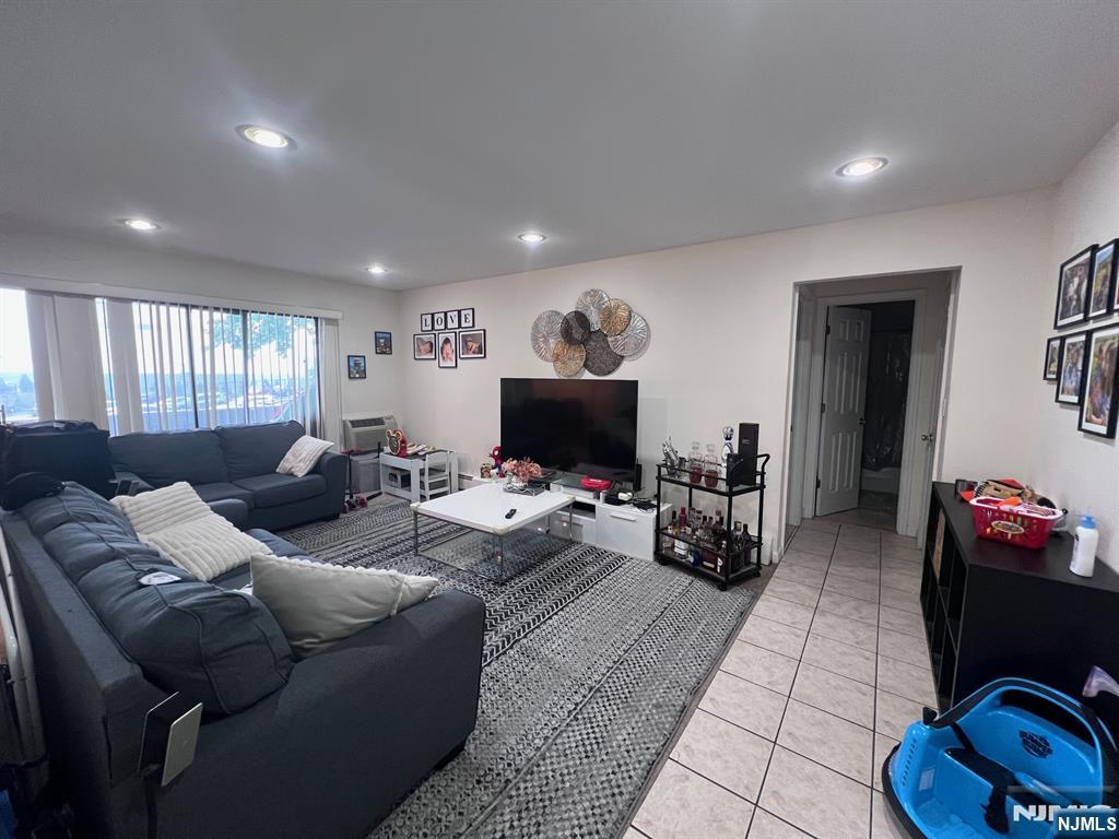 832 Main