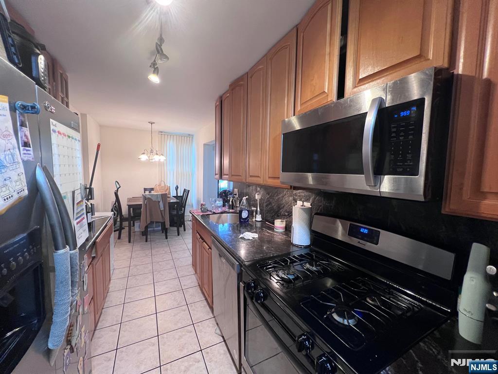 832 Main