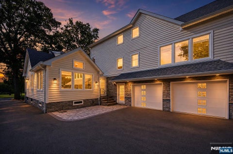 Photo of 40 Dean Drive, Tenafly, NJ 07670 (MLS # 26030193)