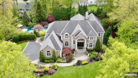Photo of 457 Devonshire Drive, Franklin Lakes, NJ 07417 (MLS # 26028873)