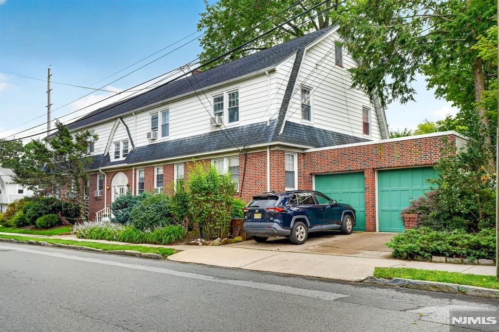 215 Terrace Avenue