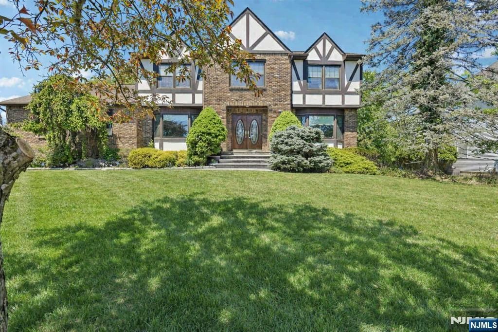 Photo of 28 Verkade Drive, Wayne, NJ 07470 (MLS # 26016357)
