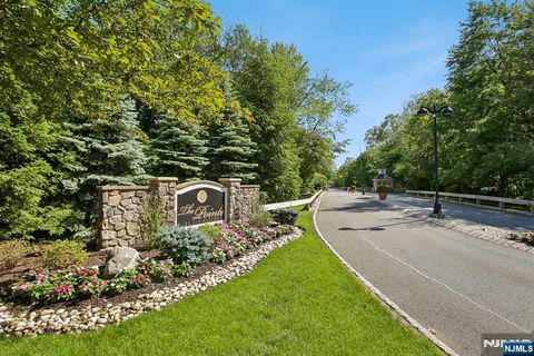 Photo of 5211 Pointe Gate Drive, Livingston, NJ 07039 (MLS # 26020781)