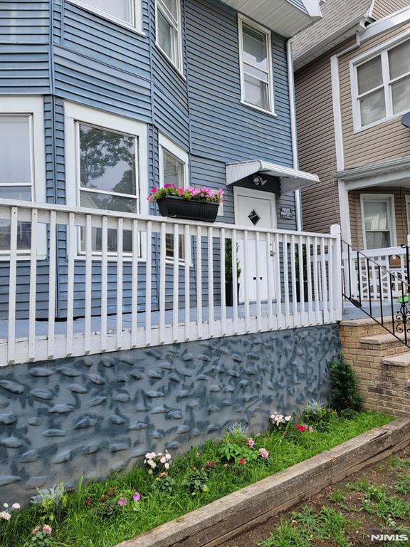 327 Amherst Street