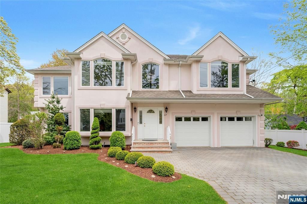 Photo of 27 Highland Avenue, Demarest, NJ 07627 (MLS # 26014558)
