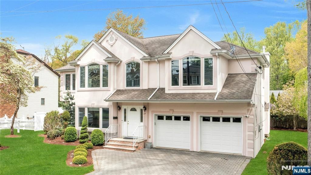 Photo of 27 Highland Avenue, Demarest, NJ 07627 (MLS # 26014558)