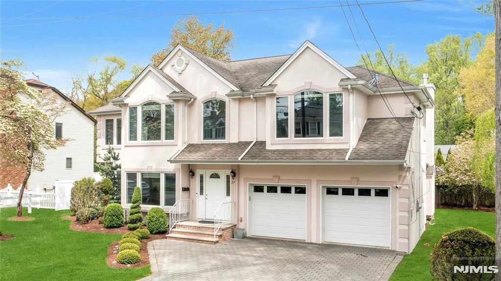 Photo of 27 Highland Avenue, Demarest, NJ 07627 (MLS # 26014558)