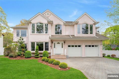 Photo of 27 Highland Avenue, Demarest, NJ 07627 (MLS # 26014558)
