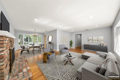 Photo of 39 Deberg Dr, Old Tappan, NJ 07675 (MLS # 25024054)