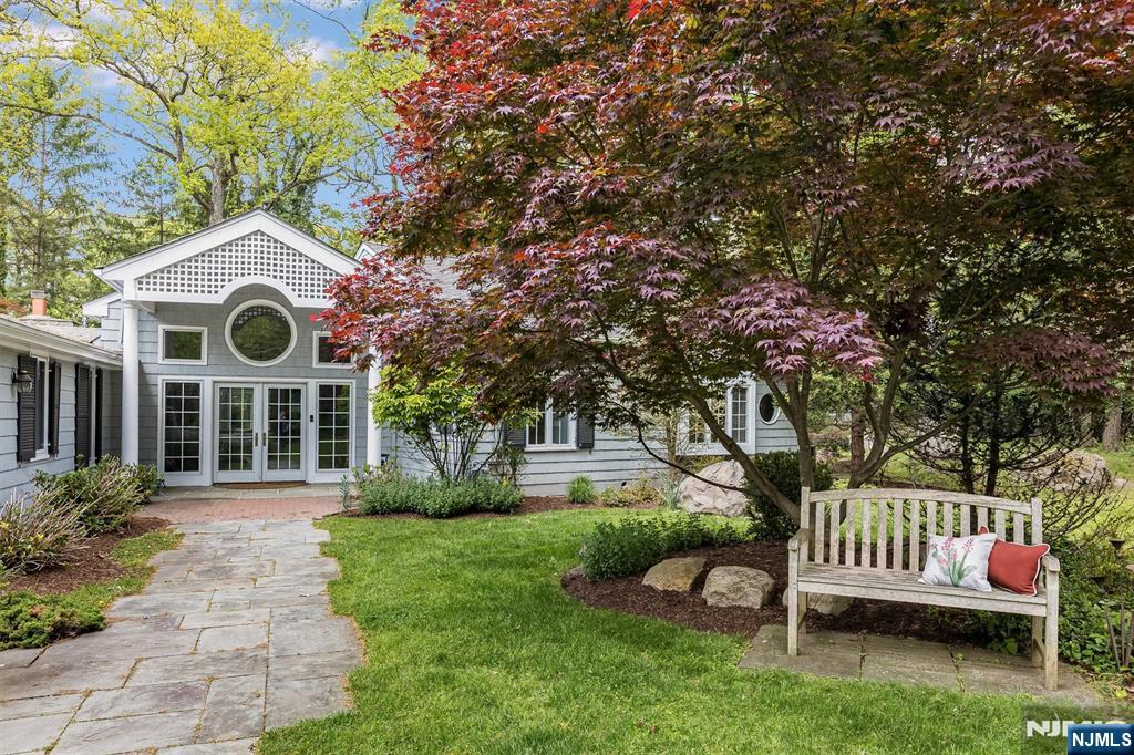 1 Hickory Lane