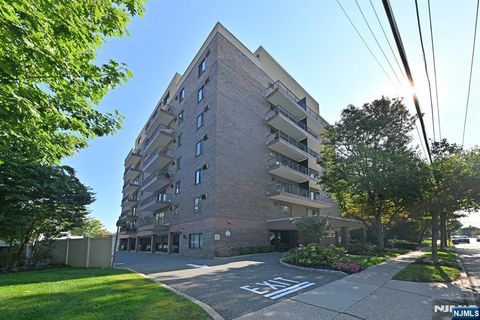 Photo of 140 Euclid Avenue #2F, Hackensack, NJ 07601 (MLS # 25033959)