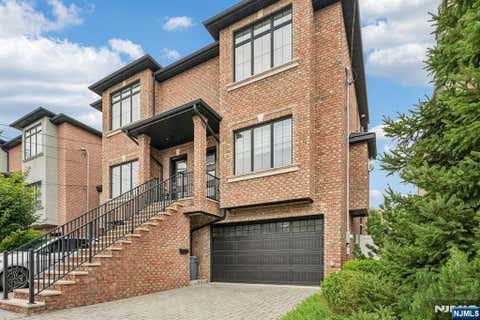 Photo of 85 Washington Avenue #85, Cliffside Park, NJ 07010 (MLS # 26026017)