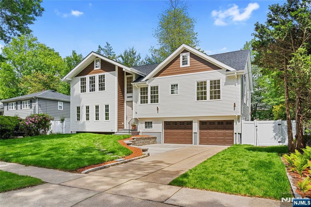 Photo of 16 Coles Court, River Edge, NJ 07661 (MLS # 25032449)