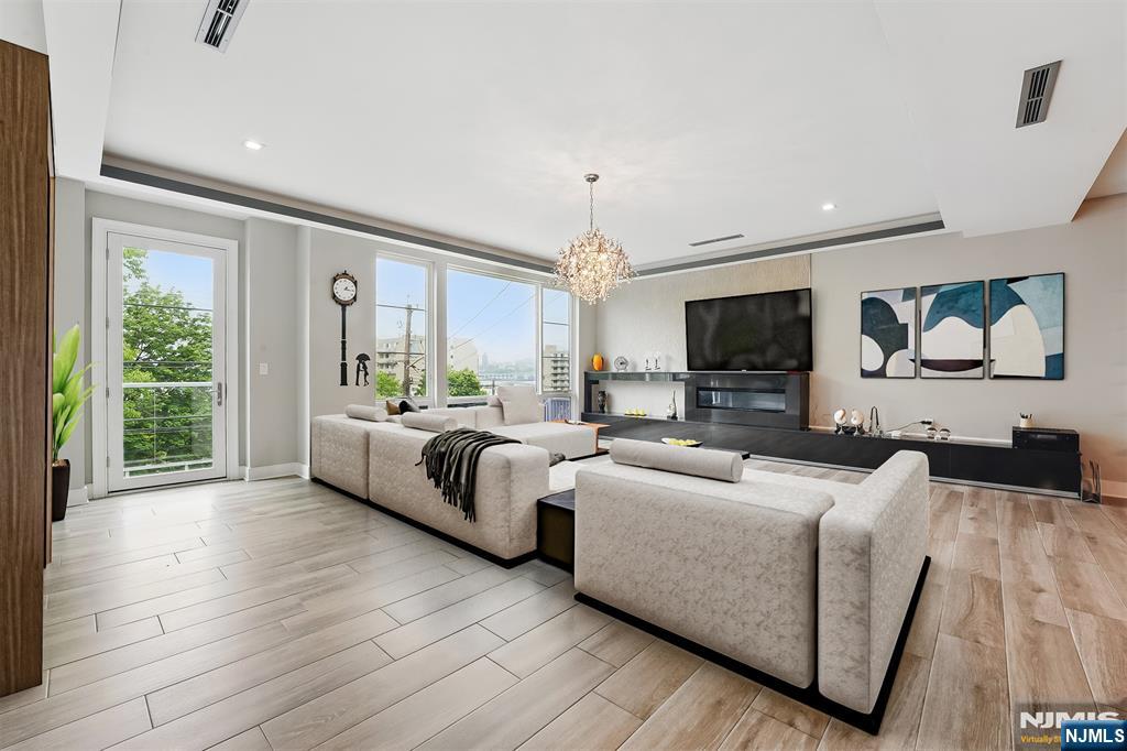 26 Hudson Terrace