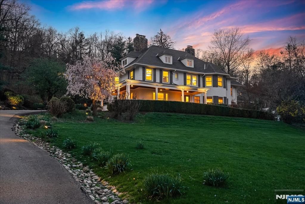 Photo of 270 Upper Mountain Avenue, Montclair, NJ 07043 (MLS # 26012648)