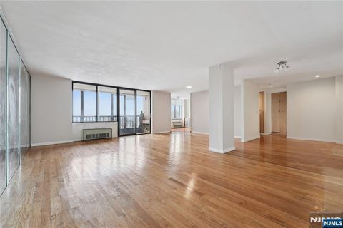 200 Winston Drive 1902 Cliffside Park NJ 07010