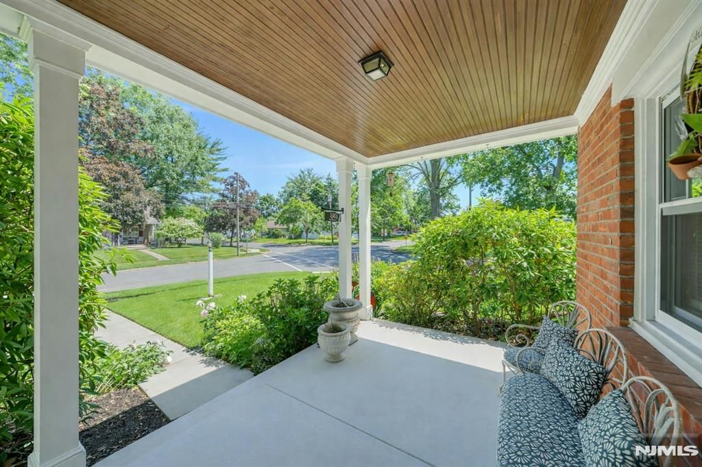 Photo of 389 Bergen Boulevard, Oradell, NJ 07649 (MLS # 26020612)