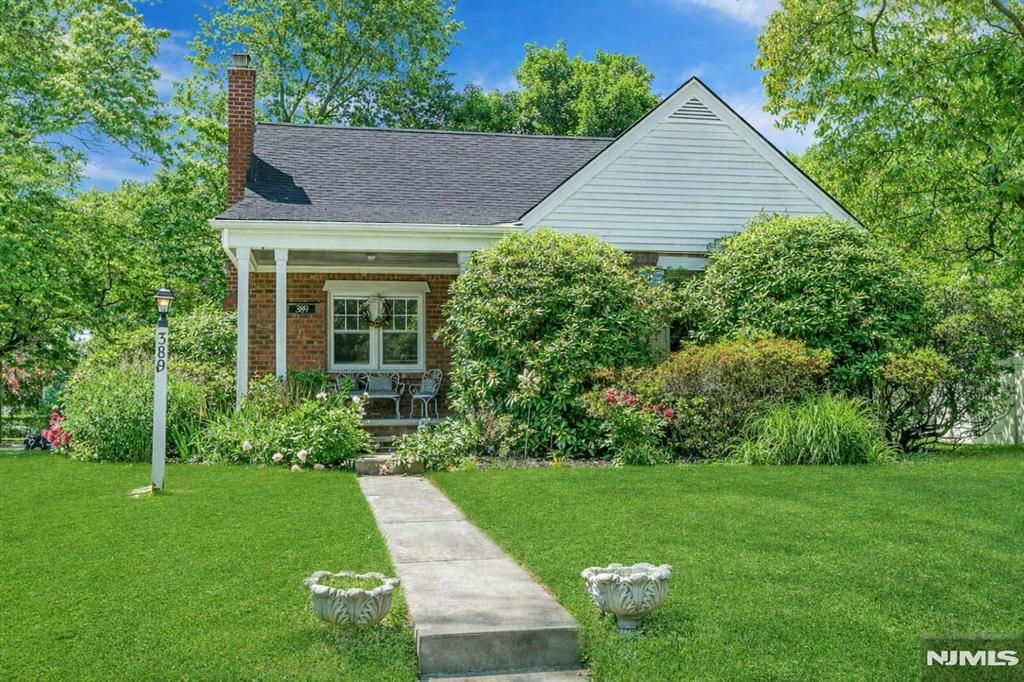 Photo of 389 Bergen Boulevard, Oradell, NJ 07649 (MLS # 26020612)