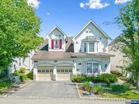 Photo of 6 Boulder Run, Oakland, NJ 07436 (MLS # 26017172)