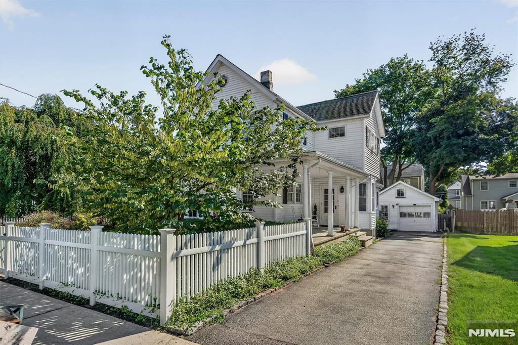28 Leary Avenue