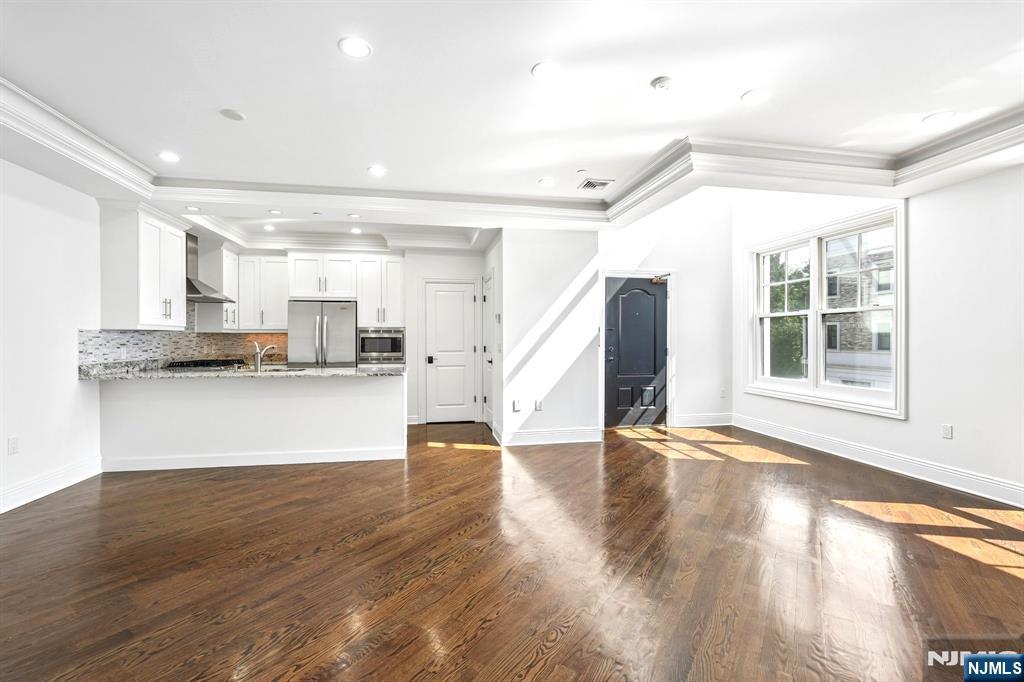 6 Marquis Court