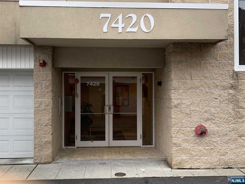 7420 Boulevard East Unit 2C, North Bergen, NJ 07047 - MLS#: 24018147