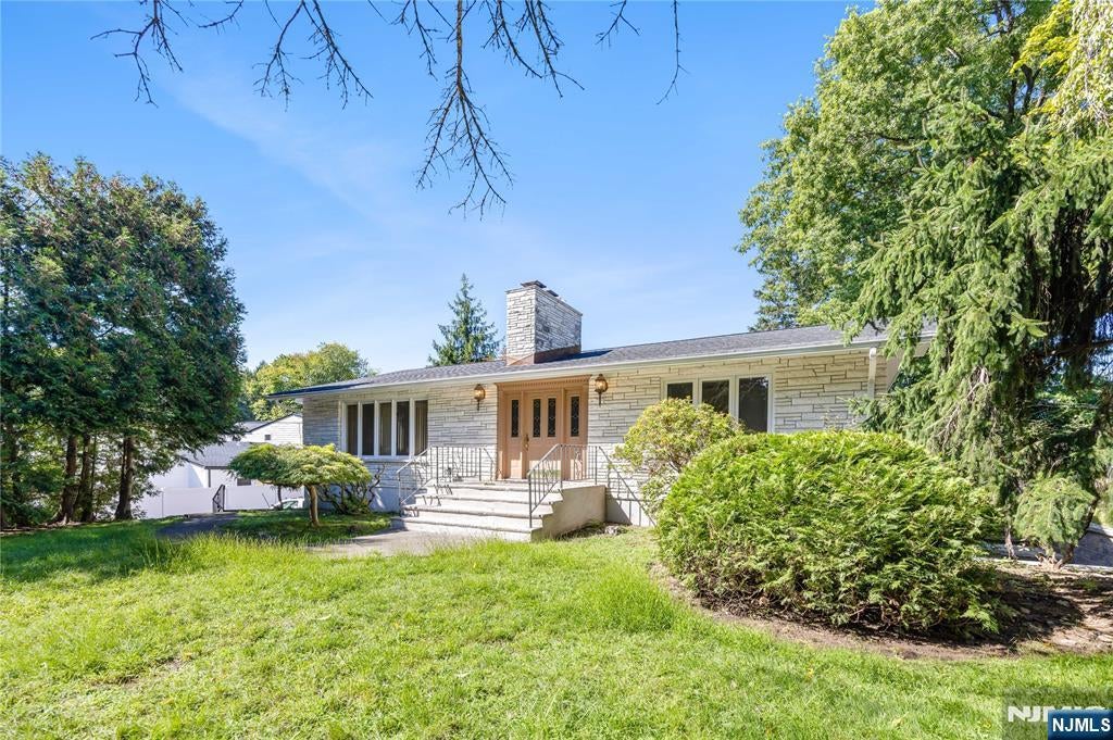 124 Pascack Road