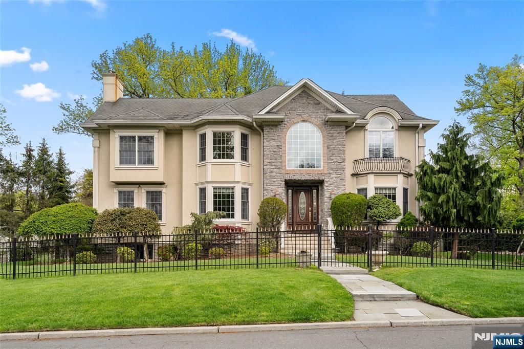 Photo of 15 Harvard Street, Closter, NJ 07624 (MLS # 26017790)