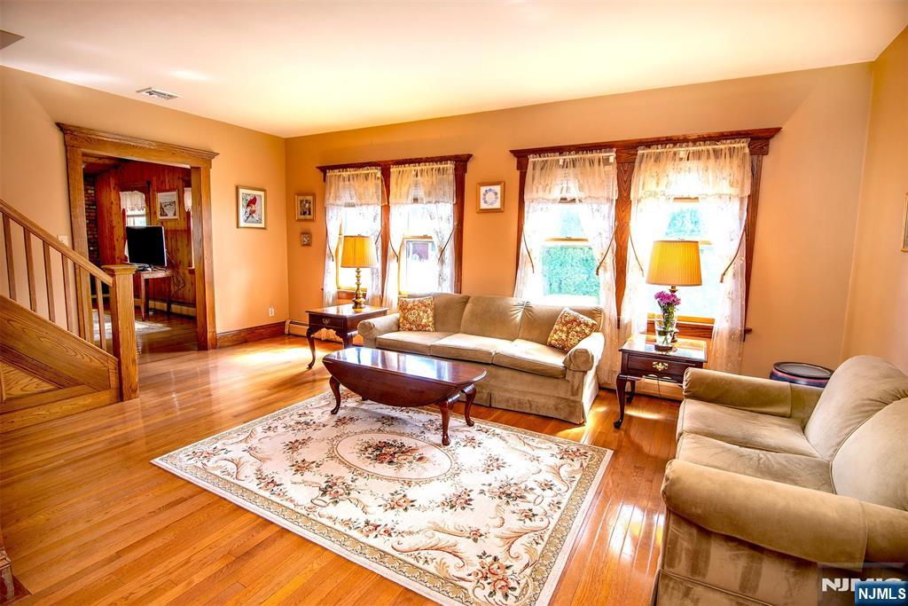 116 W Quackenbush Avenue