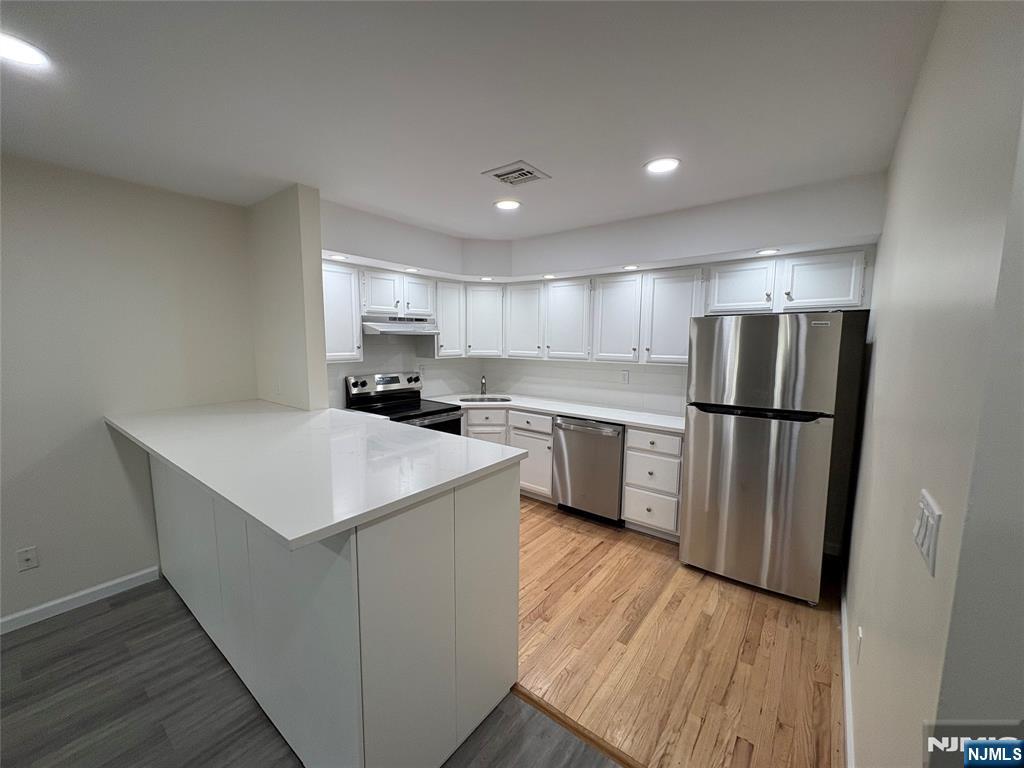 204 River Renaissance B04