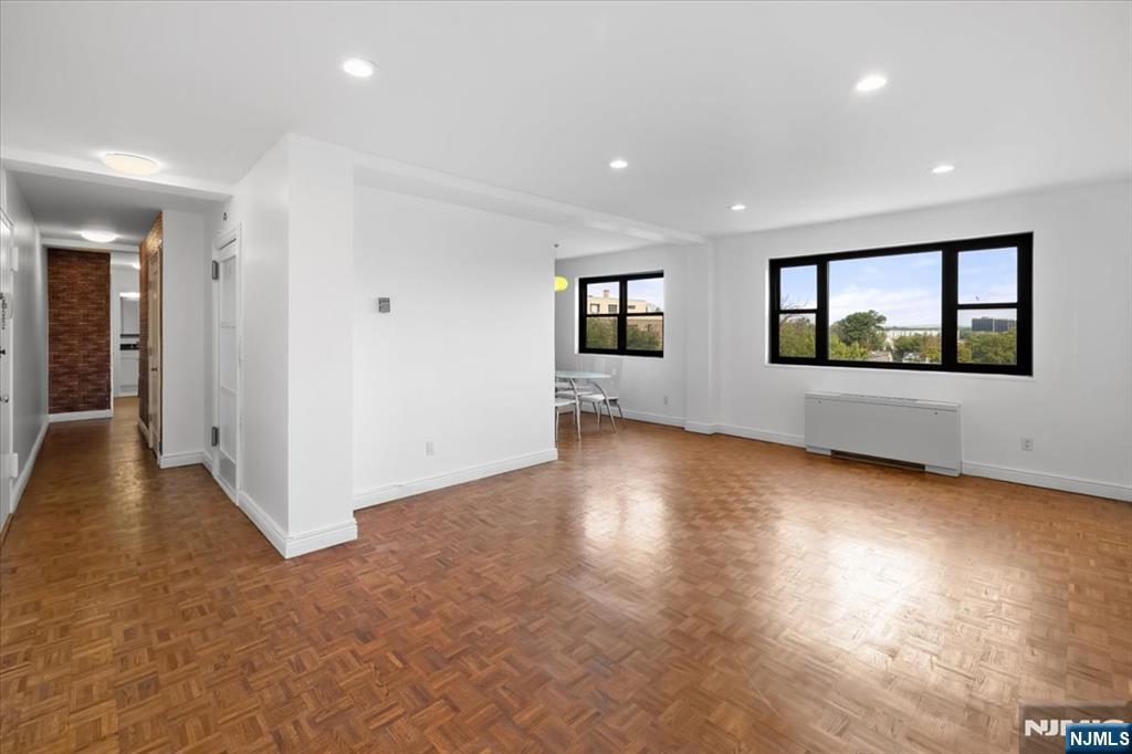 25 Grand Avenue 7B