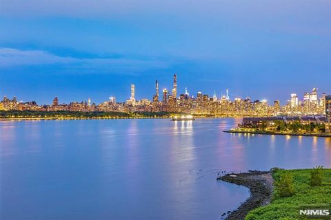 3 Somerset Lane 113 Edgewater NJ 07020