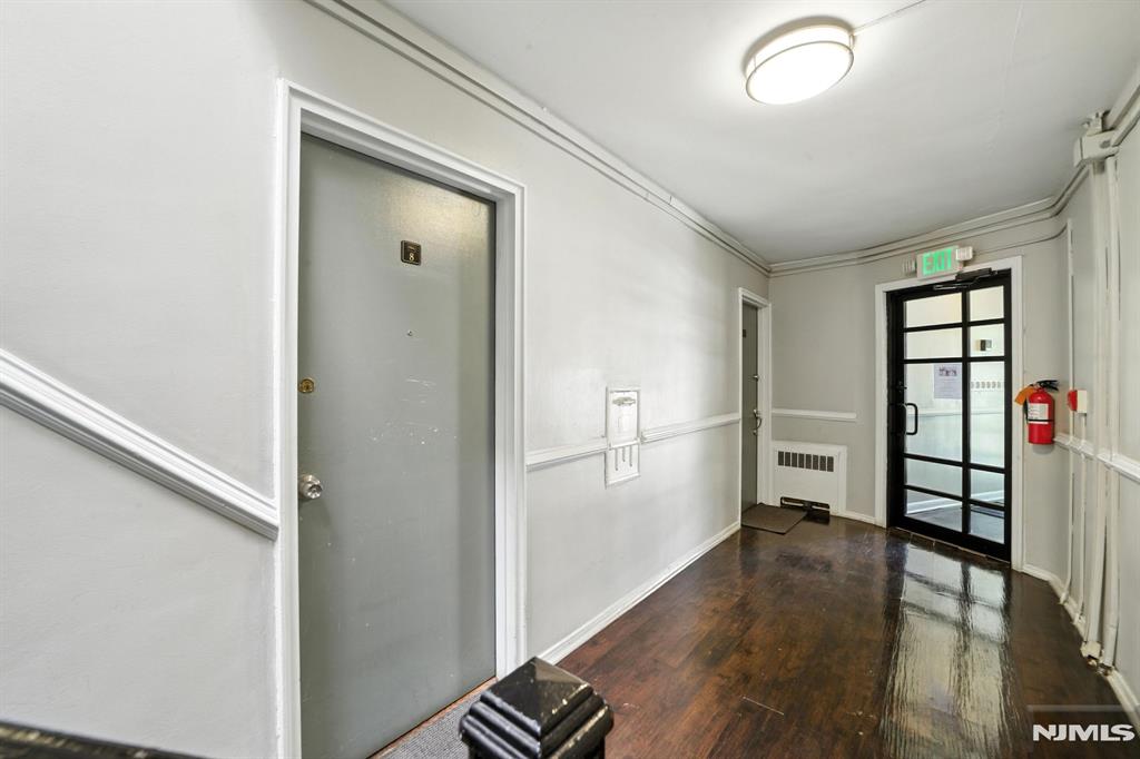 819 Bloomfield Avenue 9