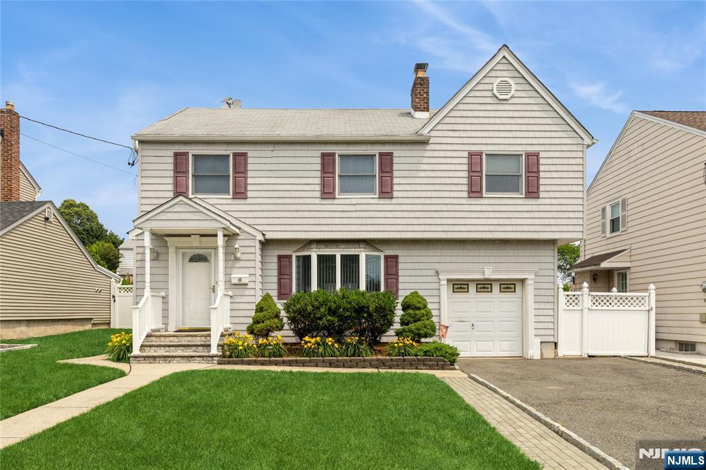 48 Highfield Lane, Nutley, New Jersey - 4 Bedrooms  
3 Bathrooms  
8 Rooms - 