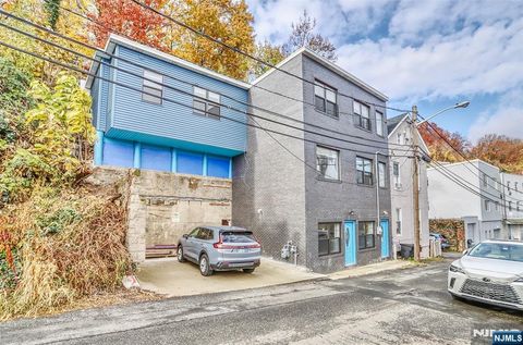 9017 Riverside Place House North Bergen NJ 07047