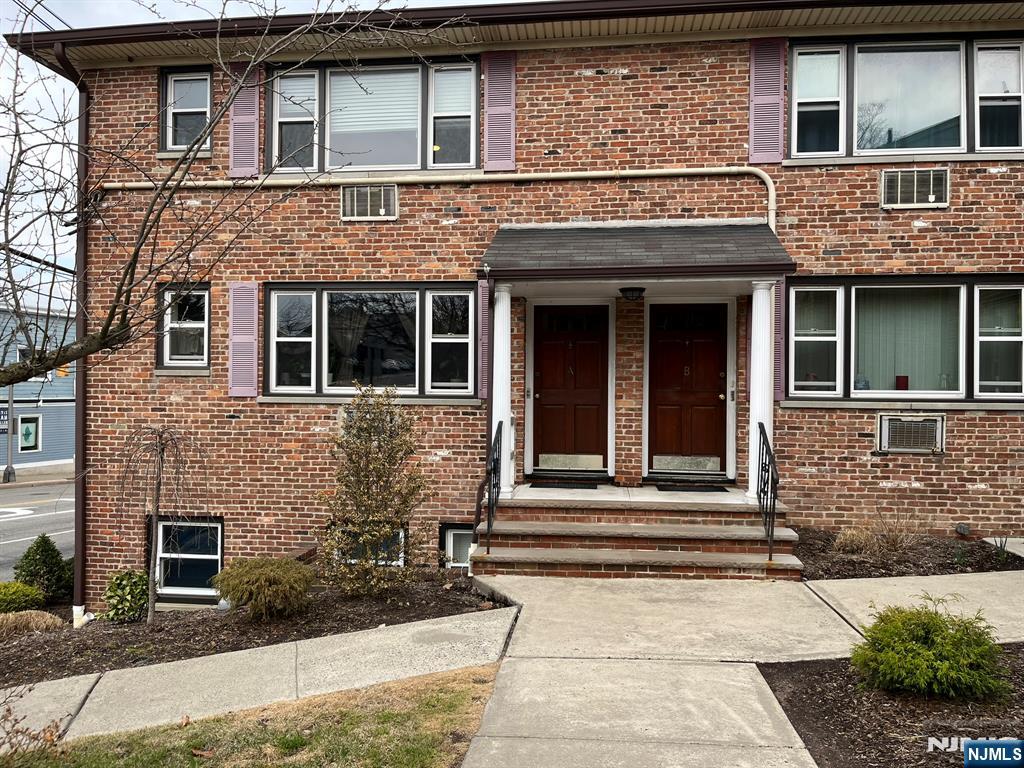 741 Bloomfield Avenue A1, Verona, New Jersey - 1 Bedrooms  
1 Bathrooms - 