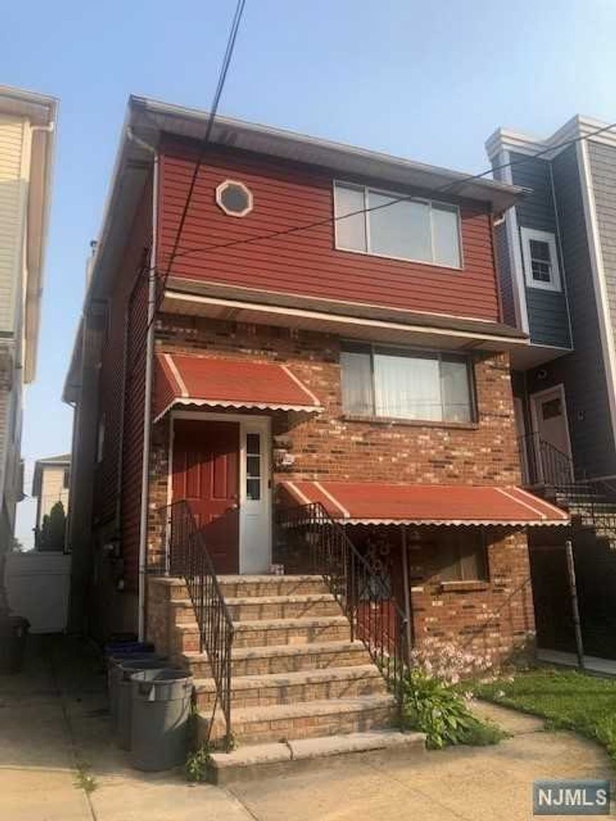 AVAILABLE NOW FOR SALE THIS 3 FAMILY HOME OFFERING VERY LARGE 2 BEDROOMS EACH UNIT, PLUS LARGE LIVING ROOMS, KITCHEN AND FULL BATHS - SEPARATE UTILITIES, GAS HEAT. A DESIRABLE LOCATION, GREAT NEIGHBORHOOD WITH NEW HOUSES AND UPDATED PROPERTIES, A TRUE KIND INVESTMENT OR LIVE IN. LOW MAINTENANCE.SOLD STRICTLY AS IS. FULLY TENANT OCCUPIED