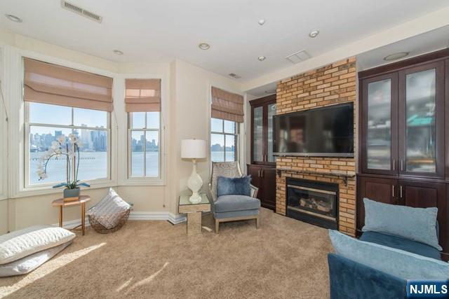 8 Regency Place 8