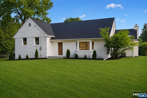 Photo of 183 Jefferson Avenue, Emerson, NJ 07630 (MLS # 26032880)