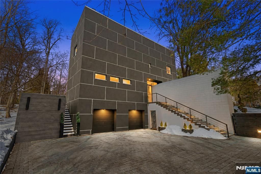 Photo of 451 Mountain Avenue, North Caldwell, NJ 07006 (MLS # 26003339)