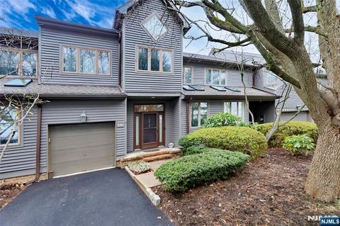 Photo of 33 Pamrapo Court #C33W, Glen Rock, NJ 07452 (MLS # 26000462)