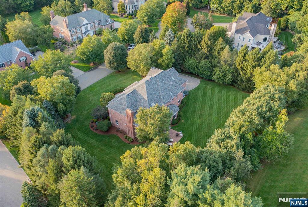Homes for Sale in Northern NJ | ThisIsRiverEdge.com 19 Mettowee Farms Court