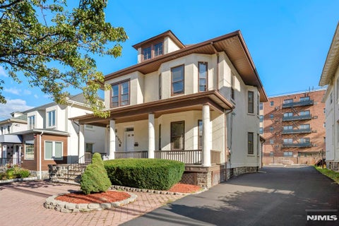 Photo of 1624 Center AVE #2nd Floor, Fort Lee, NJ 07024 (MLS # 26021886)
