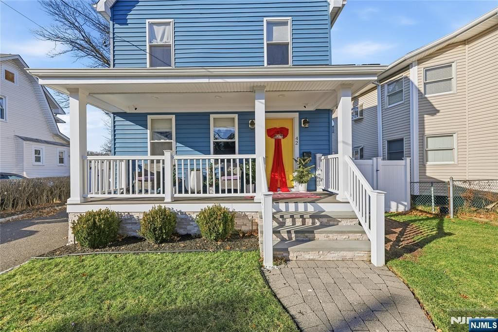 Photo of 42 S Demarest Avenue, Bergenfield, NJ 07621 (MLS # 25042491)