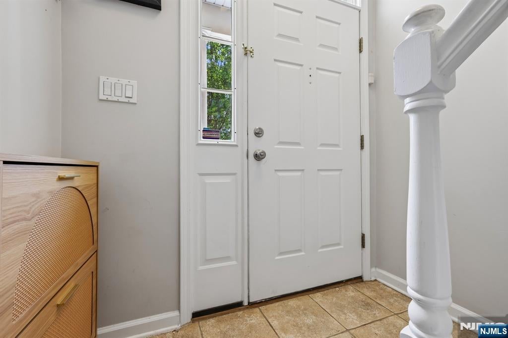 282 Roslyn Court 282X