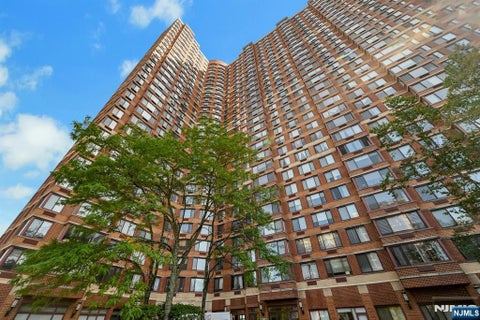 Photo of 100 Old Palisade RD #PL 10, Fort Lee, NJ 07024 (MLS # 26029283)